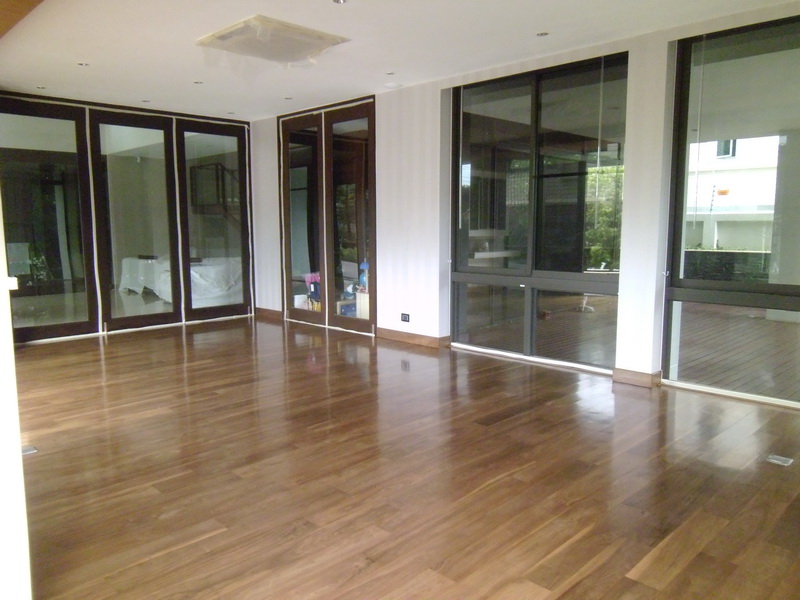 ผลงานติดตั้งพื้นไม้ปาร์เก้