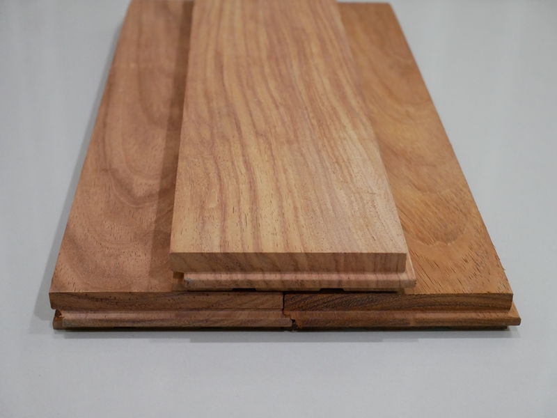 พื้นปาร์เก้ไม้มะค่า