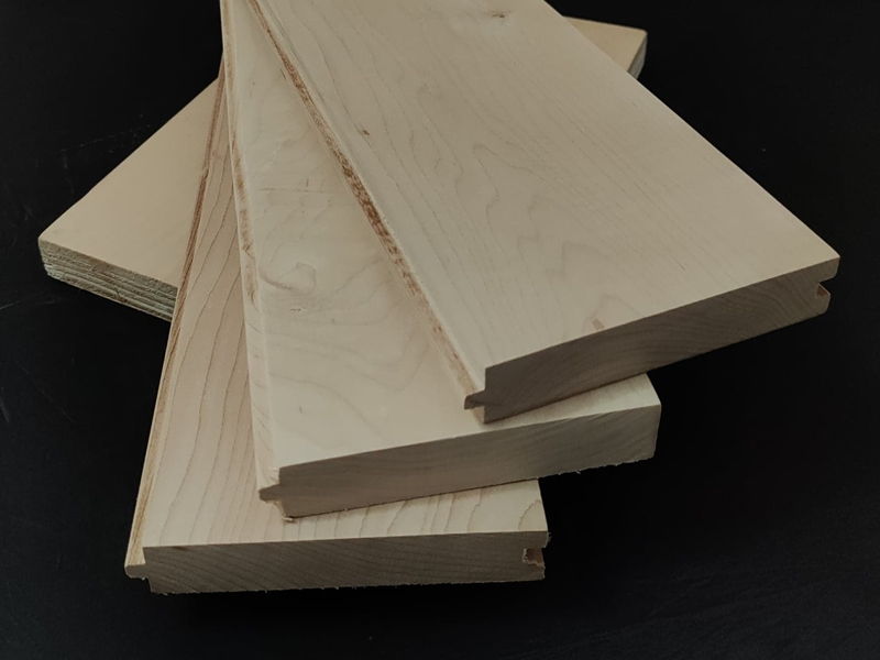 พื้นปาร์เก้ไม้เมเปิ้ล