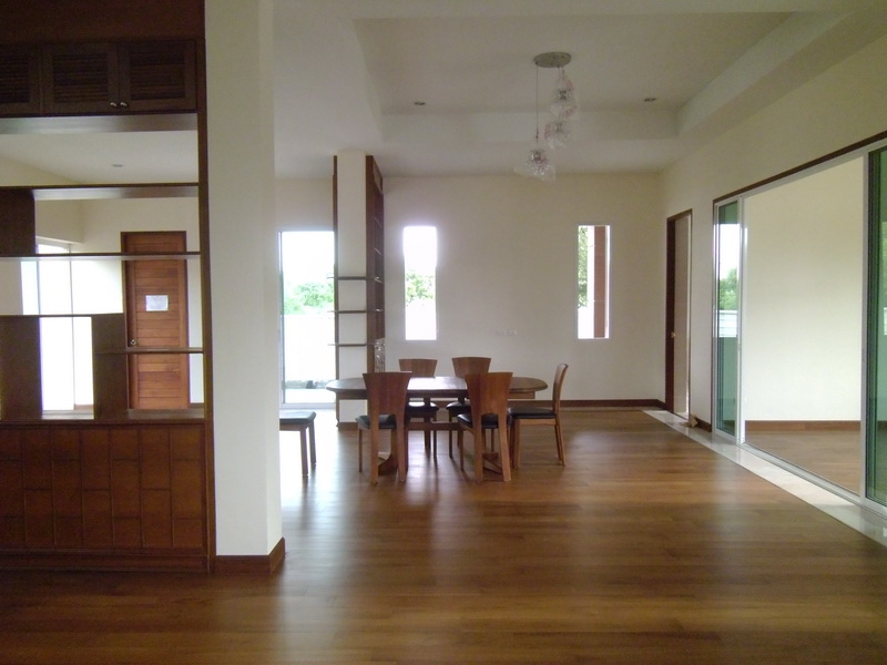 พื้นไม้จริงทำสีสำเร็จไม้สัก