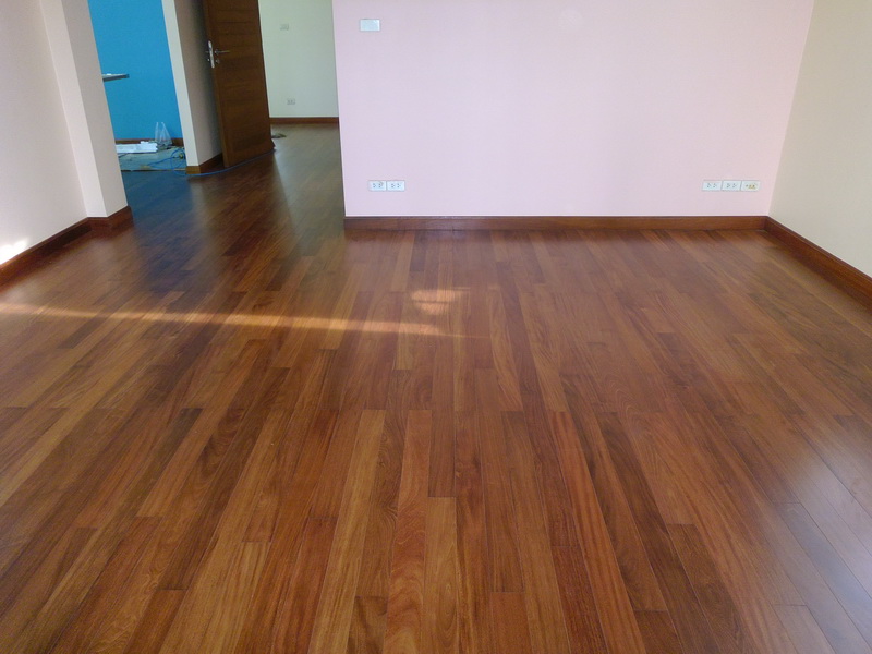 พื้นไม้เอ็นจิเนียร์แดง