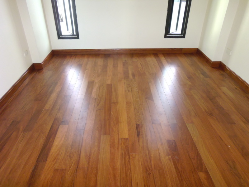 ไม้พื้นเอ็นจิเนียร์แดง